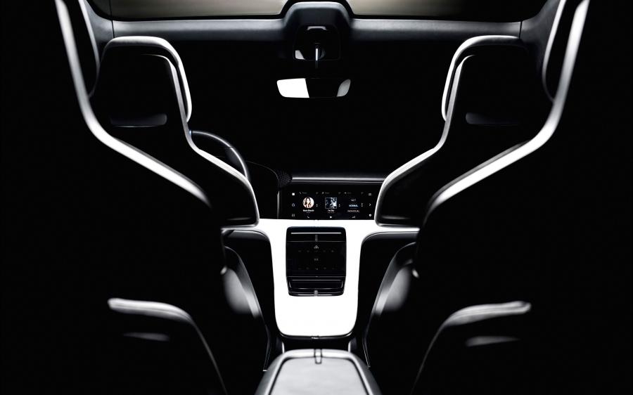Интерьер Porsche Mission E Cross Turismo 2018 года  (фото 30 из 66)